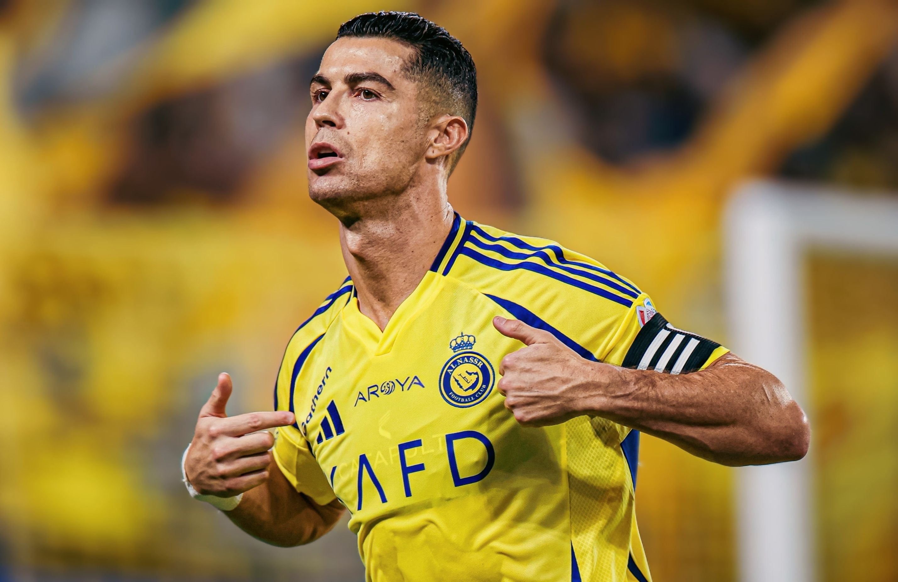 开云体育注册入口C罗在法国队比赛中最后时刻胜出,战术调整引发热议!