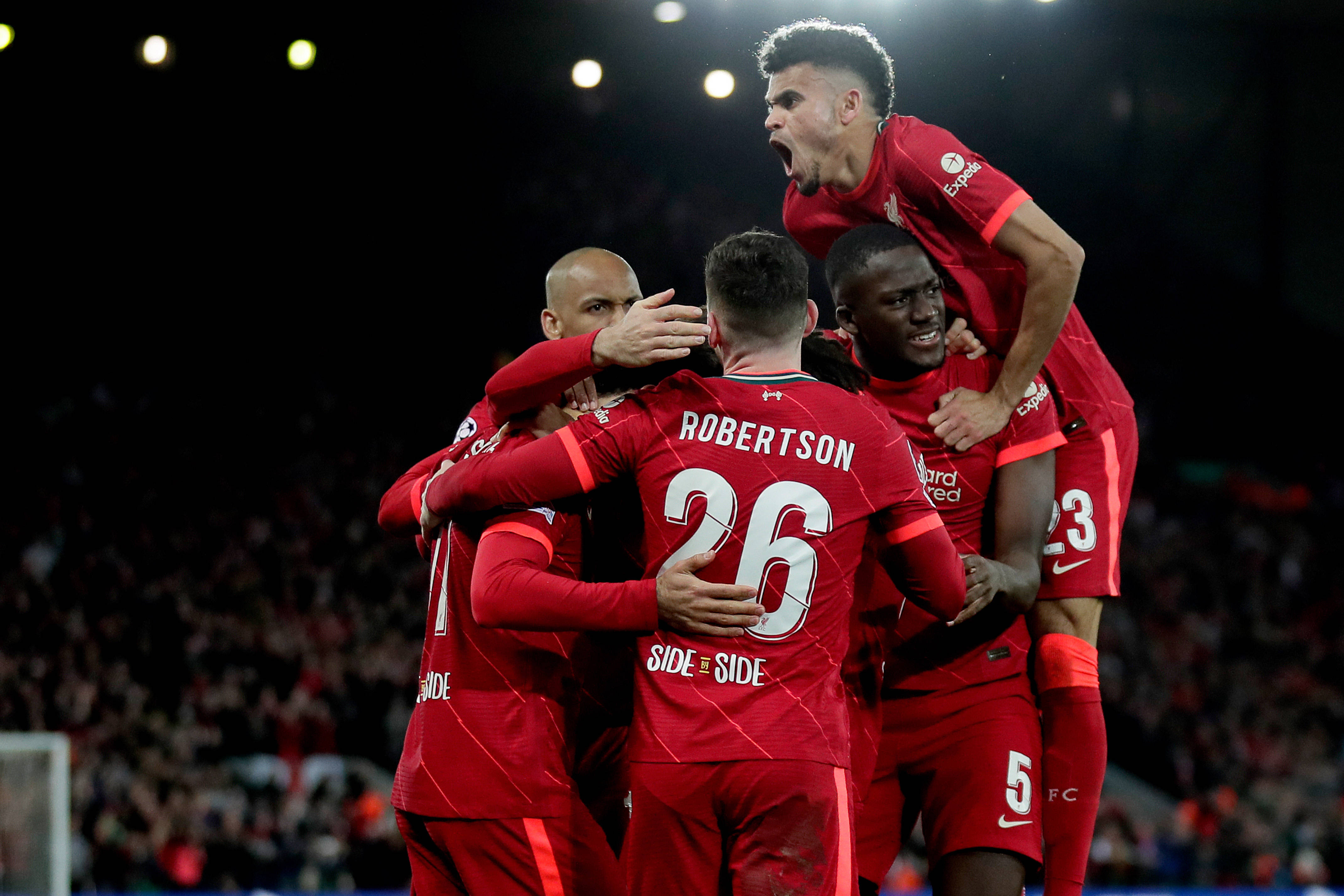 开云体育官方网站浓眉哥在利物浦比赛中刷新纪录,最后时刻胜出引发热议!