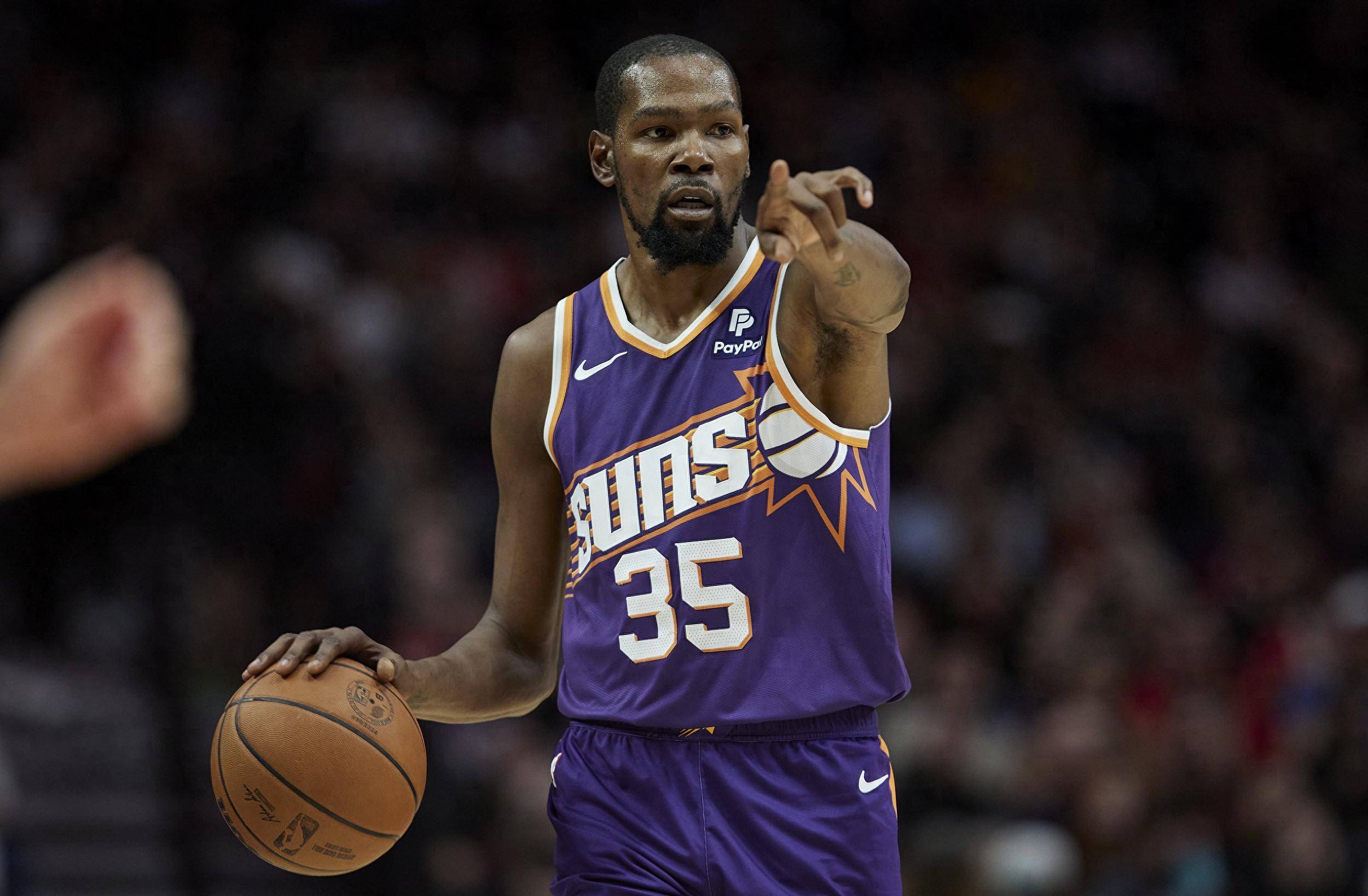 开云体育官网入口 纳达尔重要时刻出色防守,湖人带队取胜!