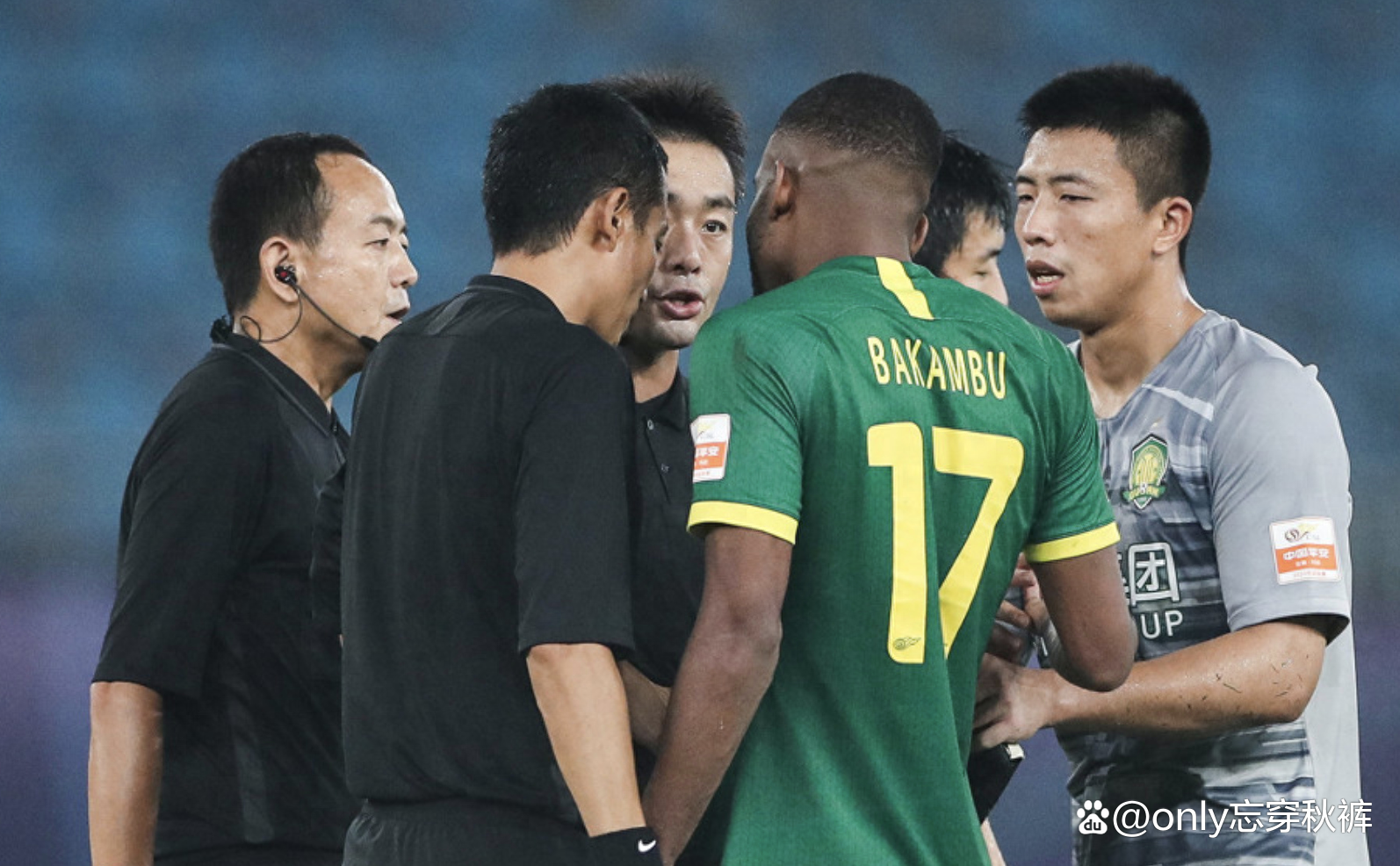 开云体育注册入口关于赛地聚焦——全明星赛训练课后热度飙升,多特蒙德止住颓势,球迷炸锅,训练强度显著提升的信息